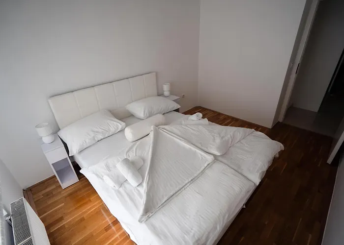 The Rondo By Toro 아파트